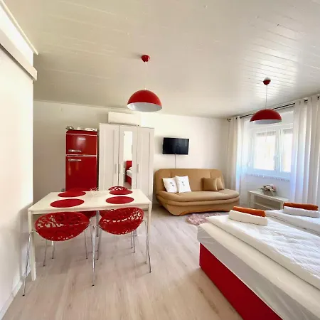 Do-ti Apartmanhaz Διαμέρισμα Balatonlelle