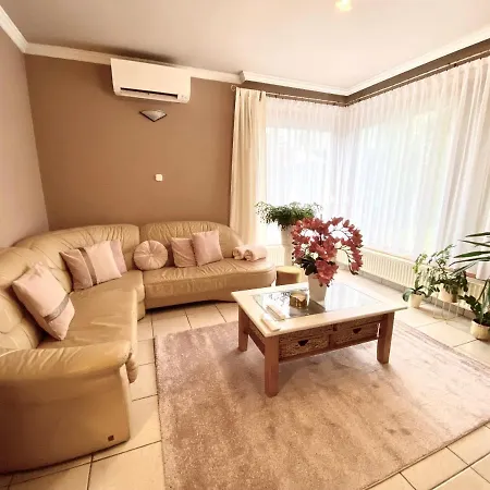 Do-ti Apartmanhaz Διαμέρισμα Balatonlelle