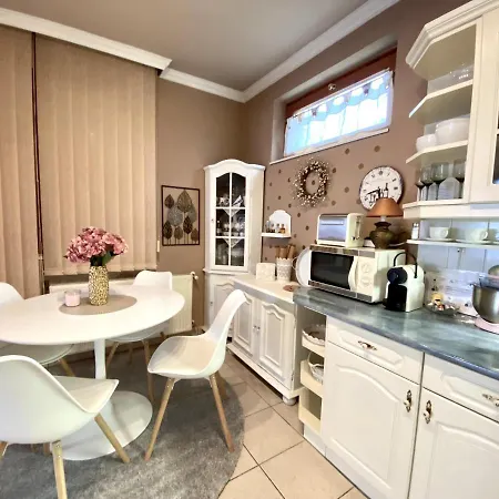 Do-ti Apartmanhaz Διαμέρισμα Balatonlelle