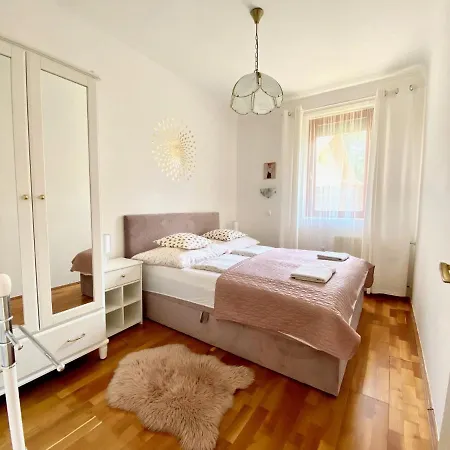 Do-ti Apartmanhaz *