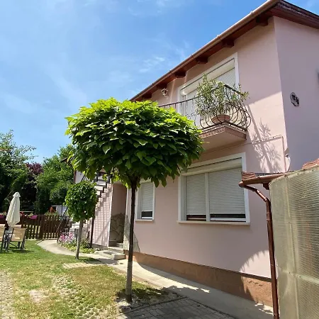 Apartament Do-ti Apartmanhaz *
