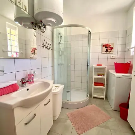 Do-ti Apartmanhaz *