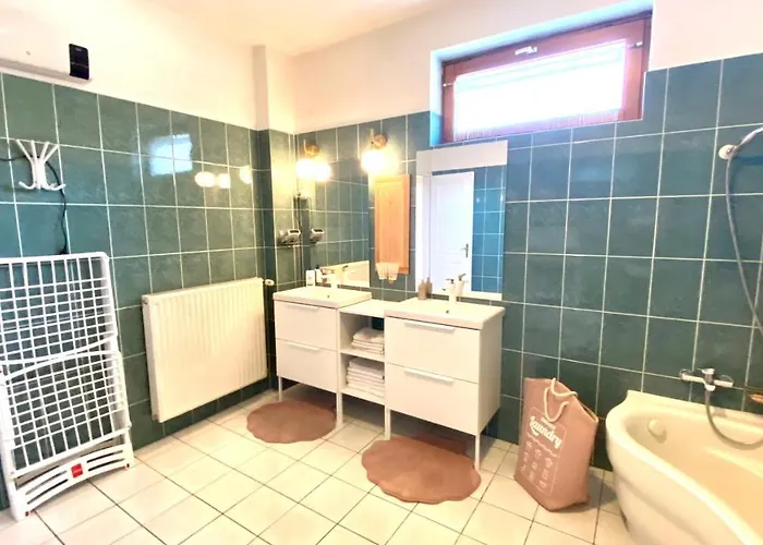 Do-ti Apartmanhaz * 巴拉通雷勒