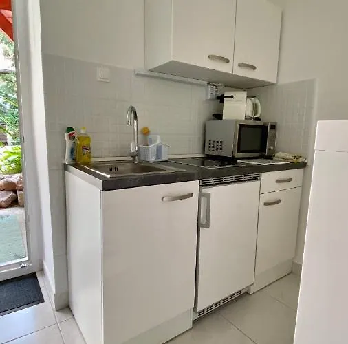 Do-ti Apartmanhaz 公寓 *