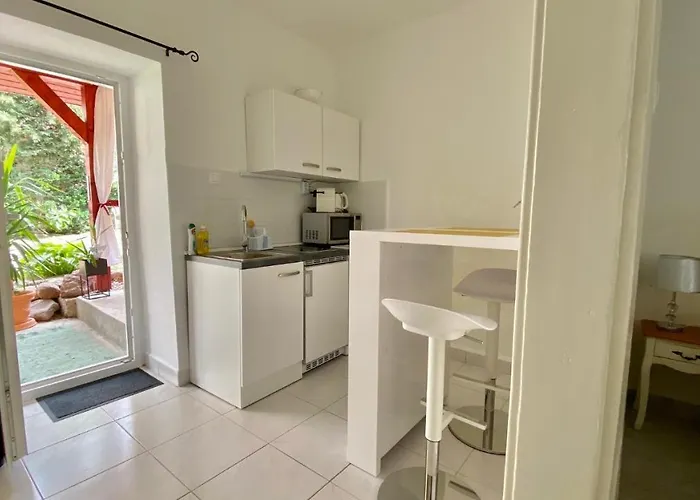 Do-ti Apartmanhaz 巴拉通雷勒