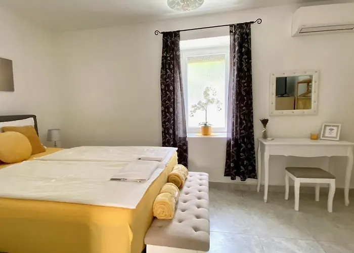 Do-ti Apartmanhaz * 巴拉通雷勒