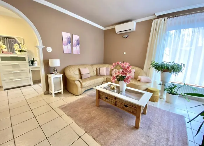Do-ti Apartmanhaz *