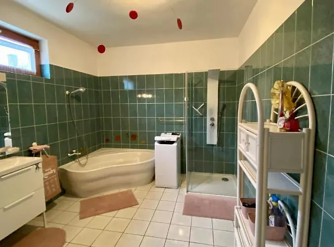 Do-ti Apartmanhaz 巴拉通雷勒